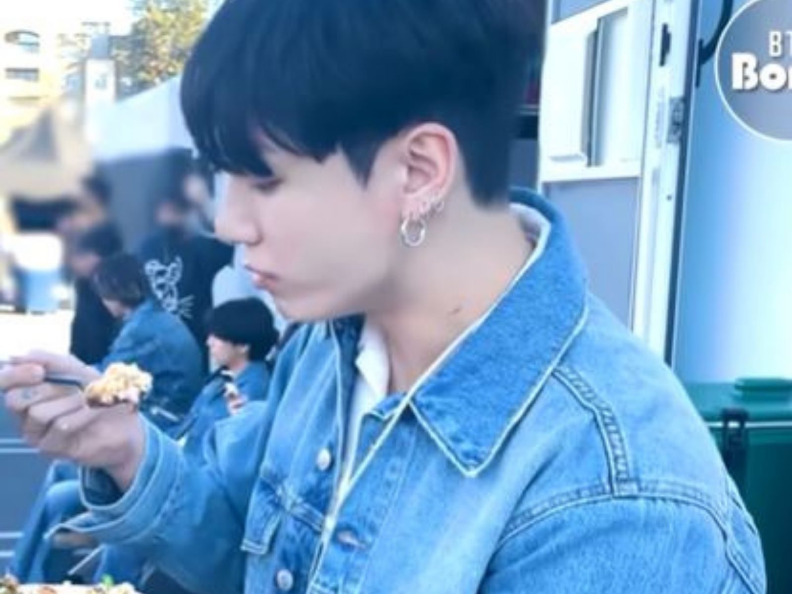 BTS Member Jeon Jungkook Calls Chipotle 'Chicotle', Brand Changes Name on  Twitter - News18