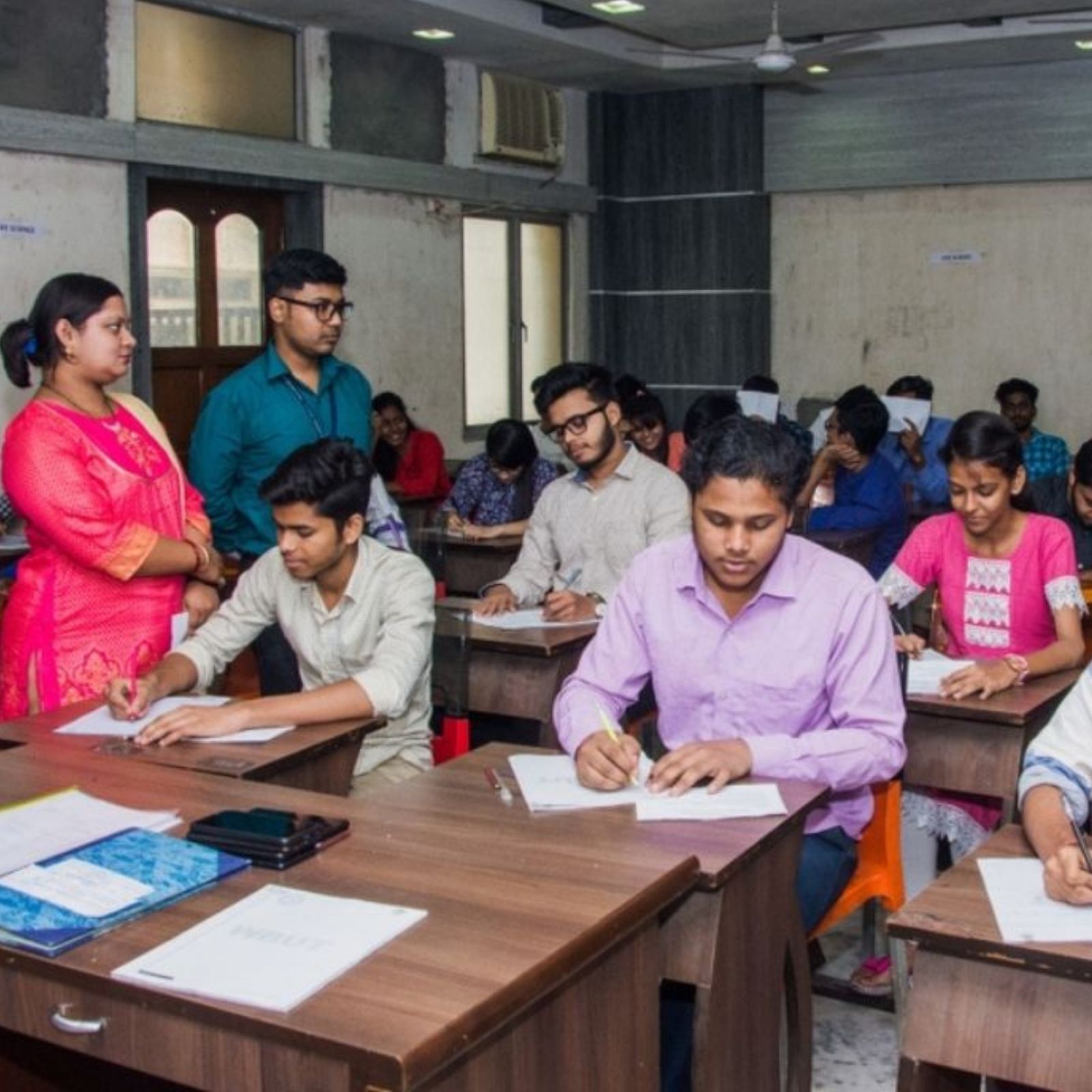 Upsc Main Essay Exam Too Philosophical Questions Out Of Universe Candidates Start Meme Fest