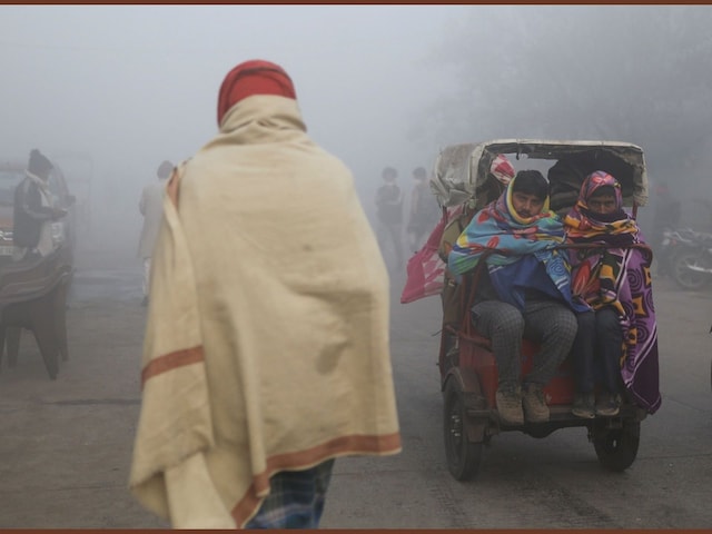 As cold wave grips north India, know why wearing multiple layers
