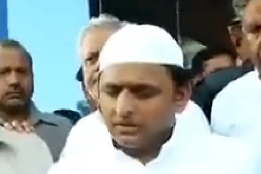 Swatantra Dev Singh said Akhilesh Yadav in skull cap 'clearly shows' with whom the former UP CM had 'sided with' during the Muzaffarnagar riots. (Twitter)