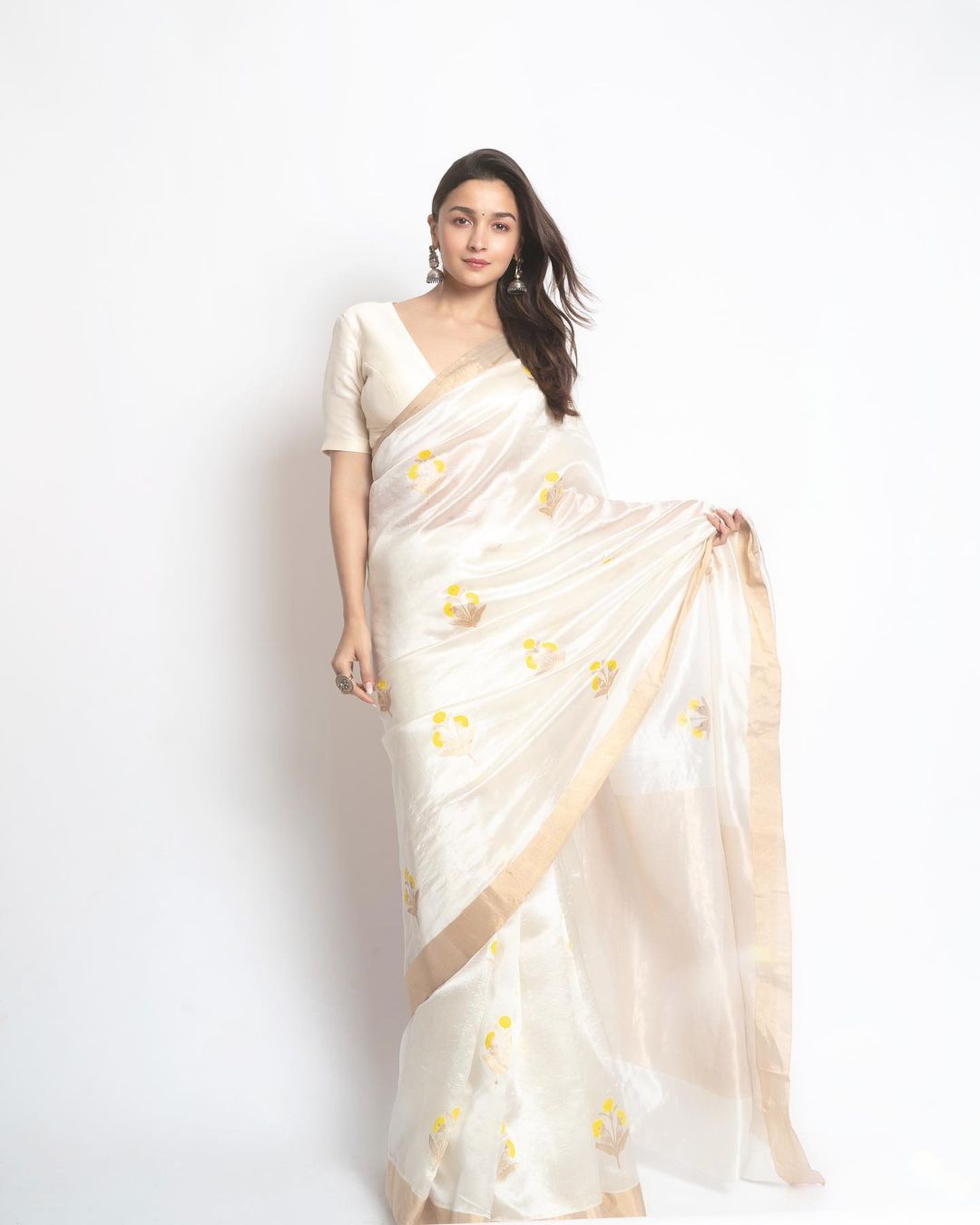 Birthday Special: Alia Bhatt's white saree saga for Gangubai