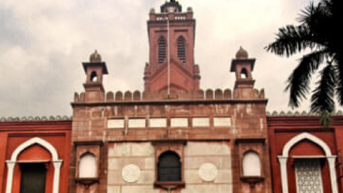 AMU Reopening: constitutes 12-member committee for reopening of campus