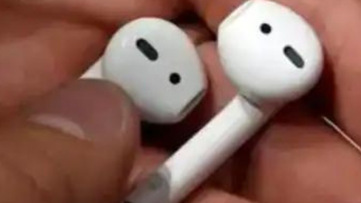 Apple Could Stick With Lightning Port For Charging AirPods Pro 2 This Year