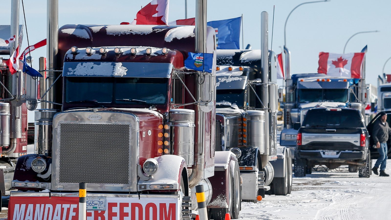 Gofundme Halts Donations Puts Canadian Truckers 10m Fundraiser Under Review Amid Racist Themes