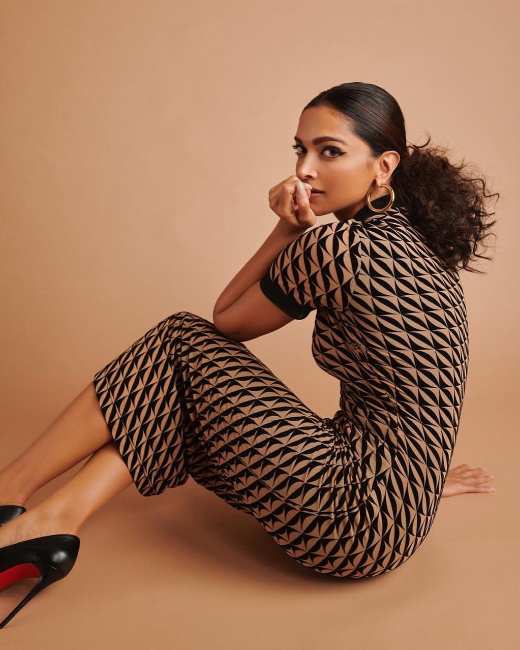 deepika padukone bodycon dress Mischa One Shoulder Bow Bodycon Mini Dress