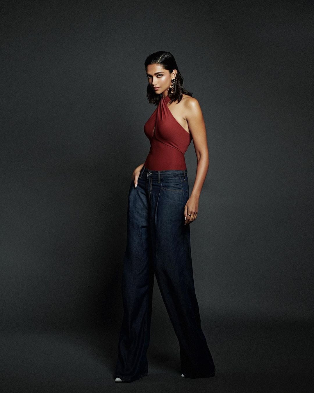 Deepika Padukone Makes Heads Turn In 