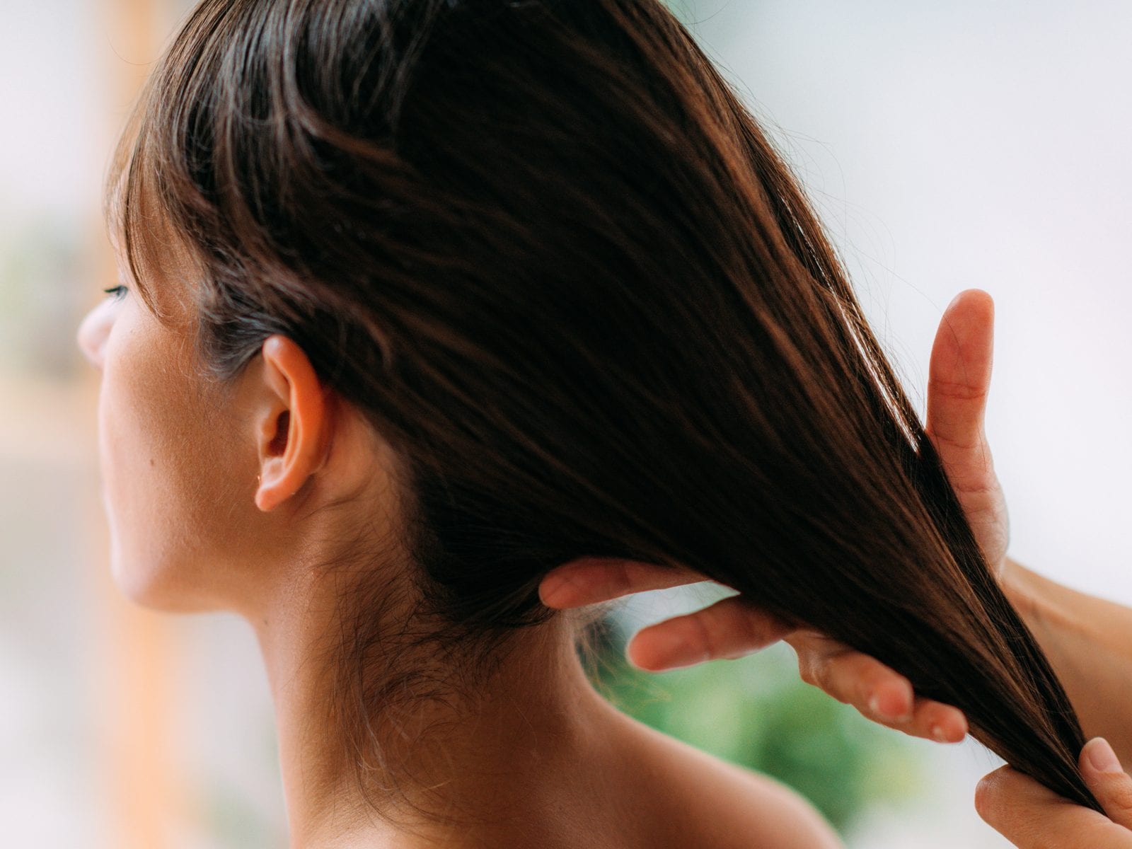 Зуд кожи головы: причины и лечение