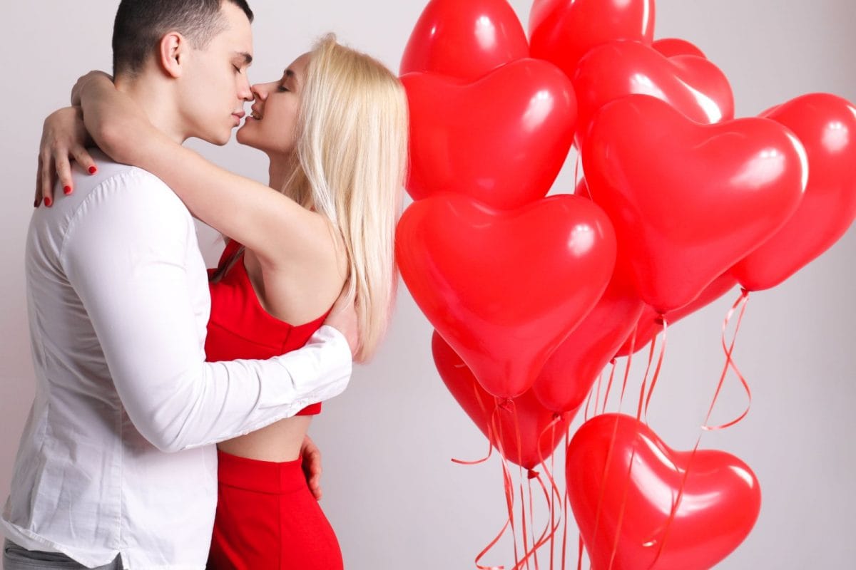 Happy Kiss Day 2023: Romantic Quotes, Wishes, Images, Messages and ...