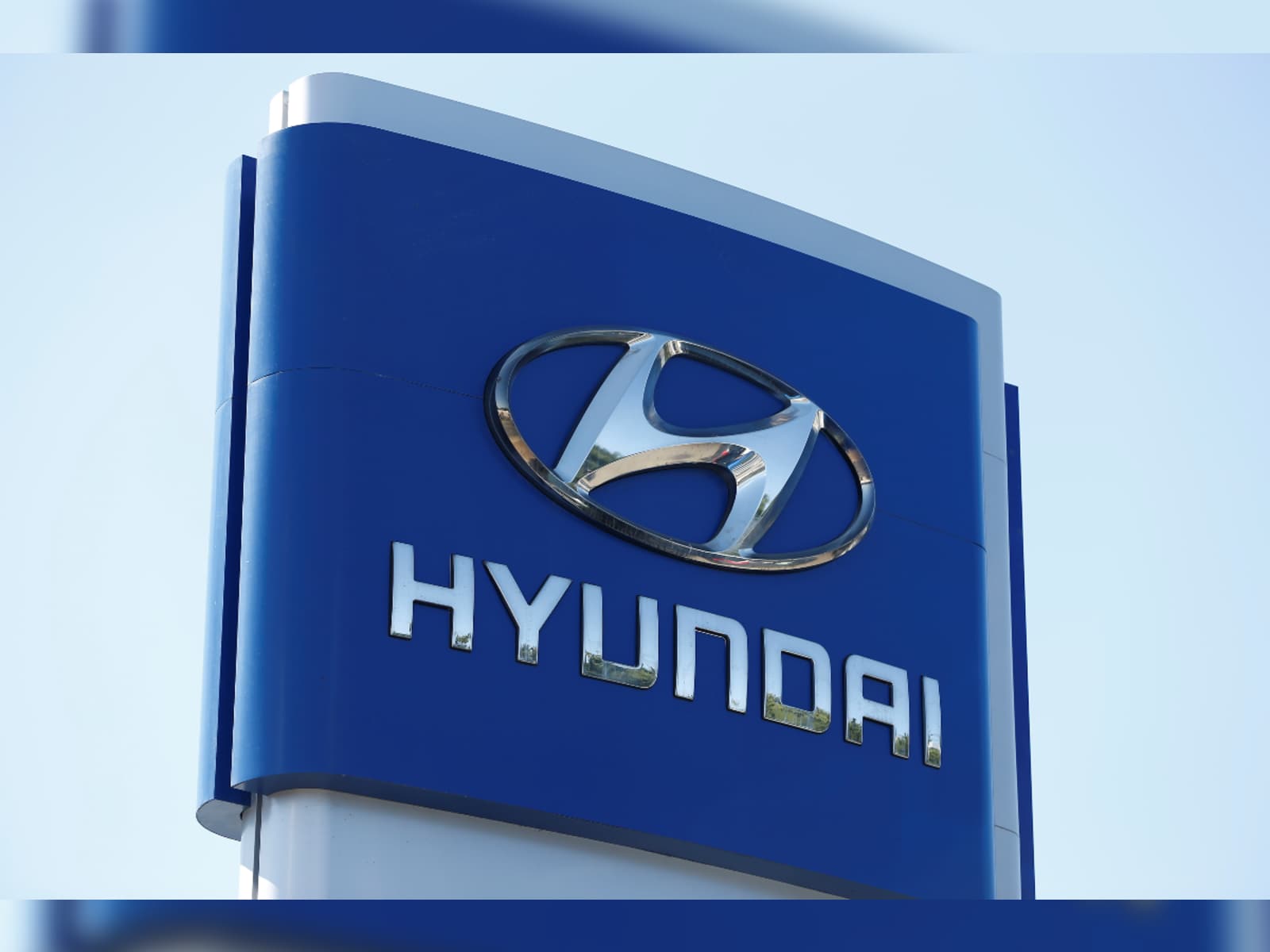 Hyundai Motor Group to Invest 5.54 Billion in at First Fully