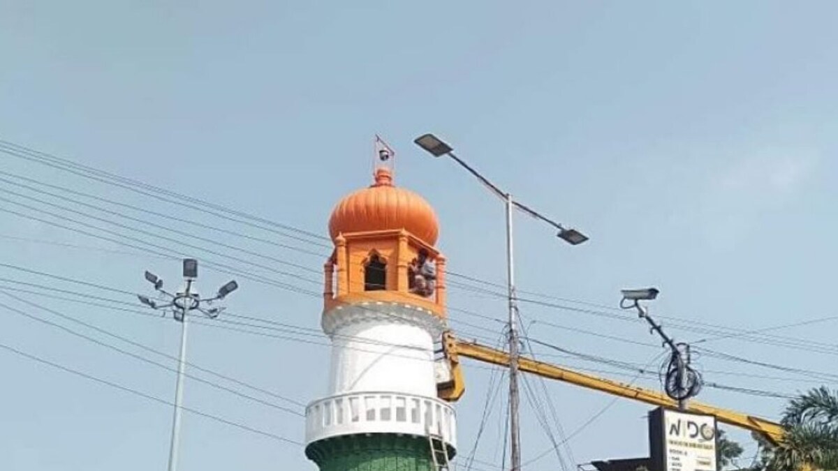 Jinnah Tower in Guntur Painted Tricolor by YSRCP Govt Amid BJP's Demands to Rename It