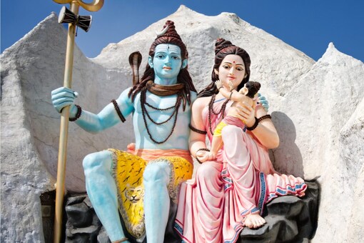 Mahashivratri 2022: Lord Shiva and Goddess Parvati at Hadshi Temple near Pune. (Image Shutterstock)