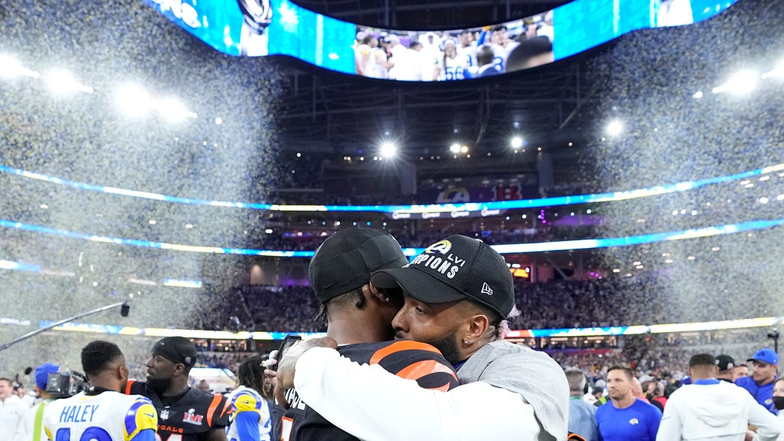 NFL-Rams beat Bengals in thriller to win Super Bowl on home field
