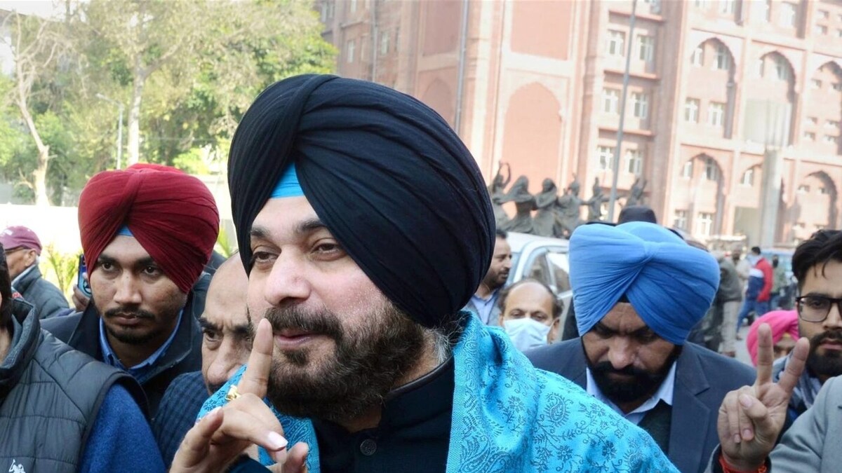 No Senior Punjab Cong Leader Turns Up at Navjot Singh Sidhu's Residence, Patiala Court - News18