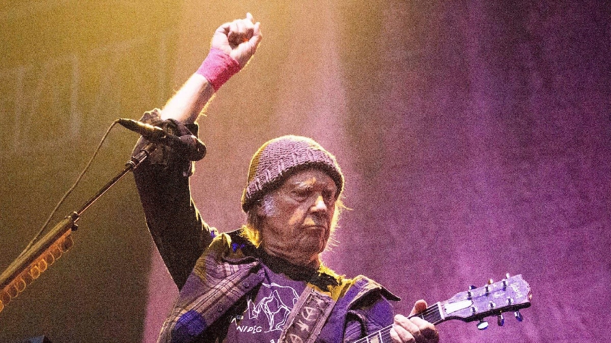 EXPLAINED: What Will Rock Star Neil Young's Protest Mean For Spotify?