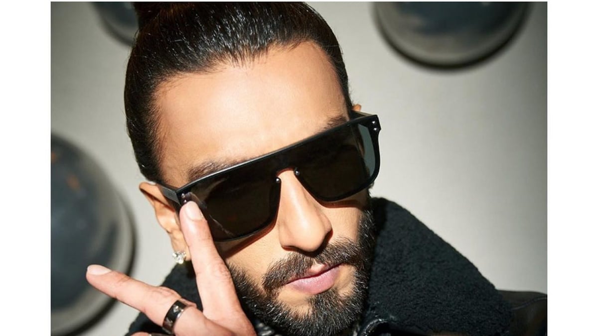 Ranveer Singh Proves Again Why Is The Fashion Icon, Stuns Fans With His Dapper Look