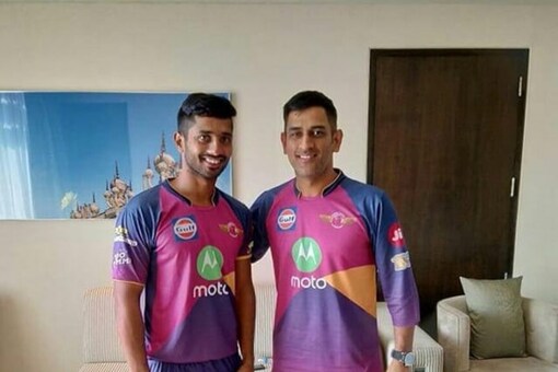 Rahul Tripathi with MS Dhoni (Photo: Instagram/Tripathi)