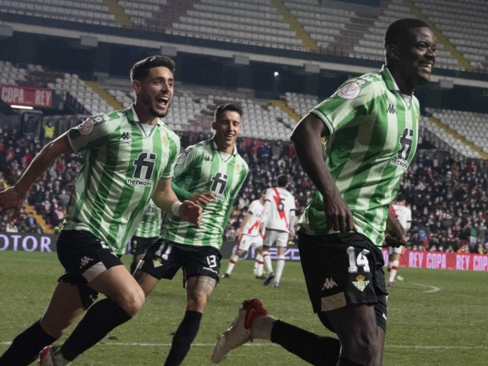 Betis leads Rayo in the Copa semifinals thanks to a goal from William Carvalho.