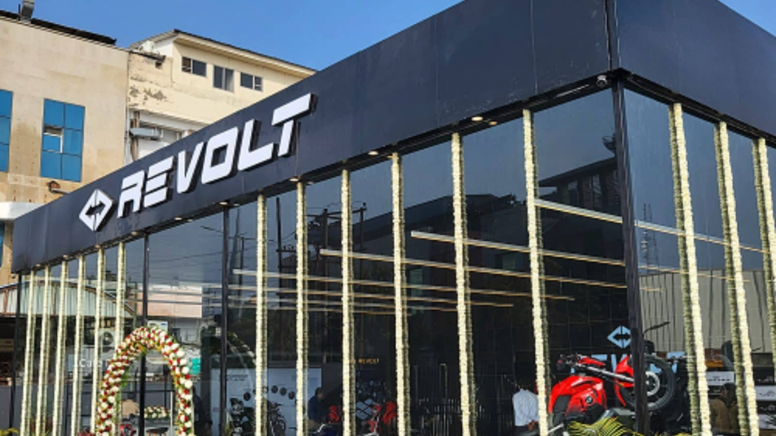 Revolt motors best sale showroom near me