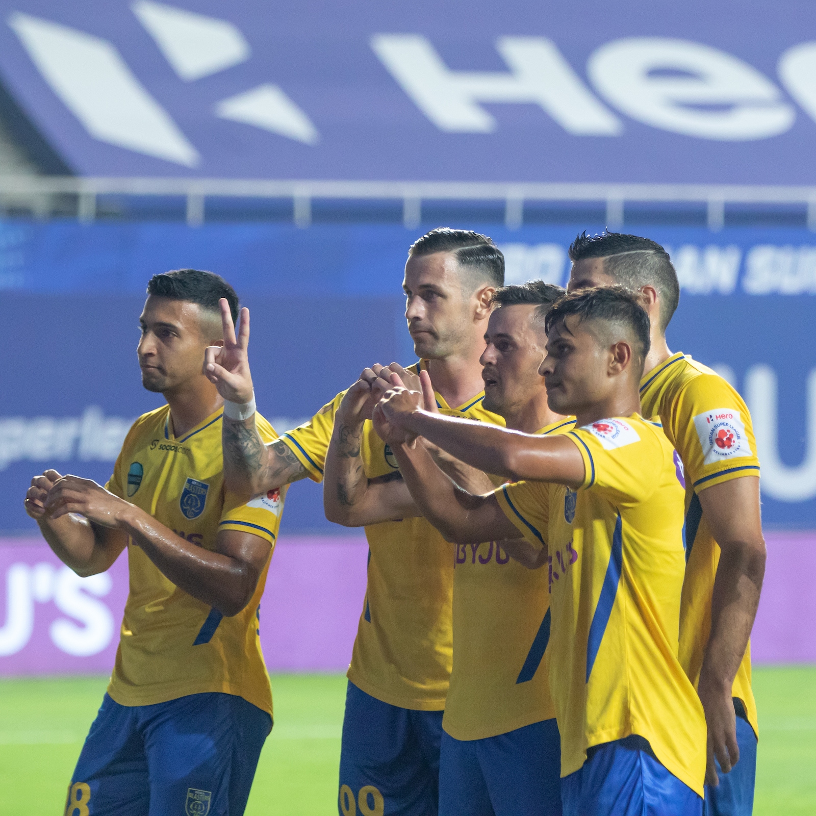 Isl 21 22 Kerala Blasters Thrash Chennaiyin Fc To Keep Semis Hope Intact