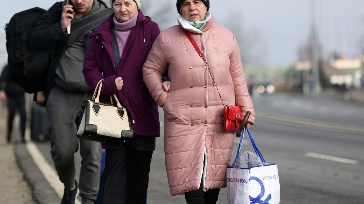 Ukrainians In, Russians Out: Families Stranded at US Border as Authorities Mete Out 'Differential Treatment'