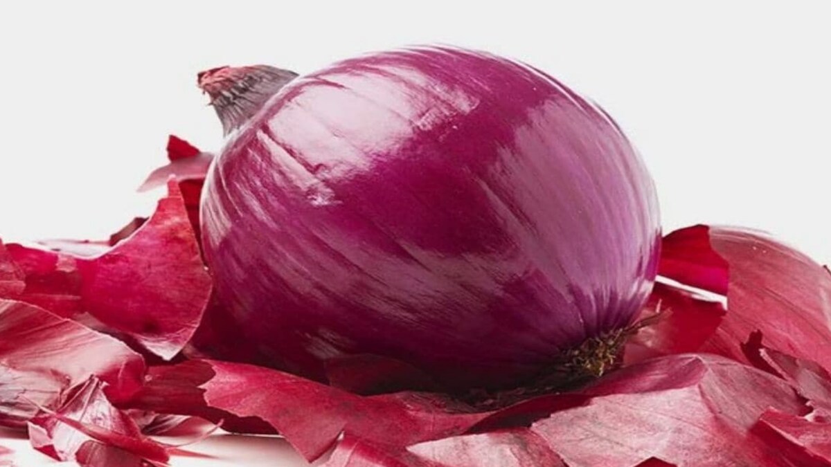 Why You Must Know Benefits of Onion Peel Before You Throw it Away Next