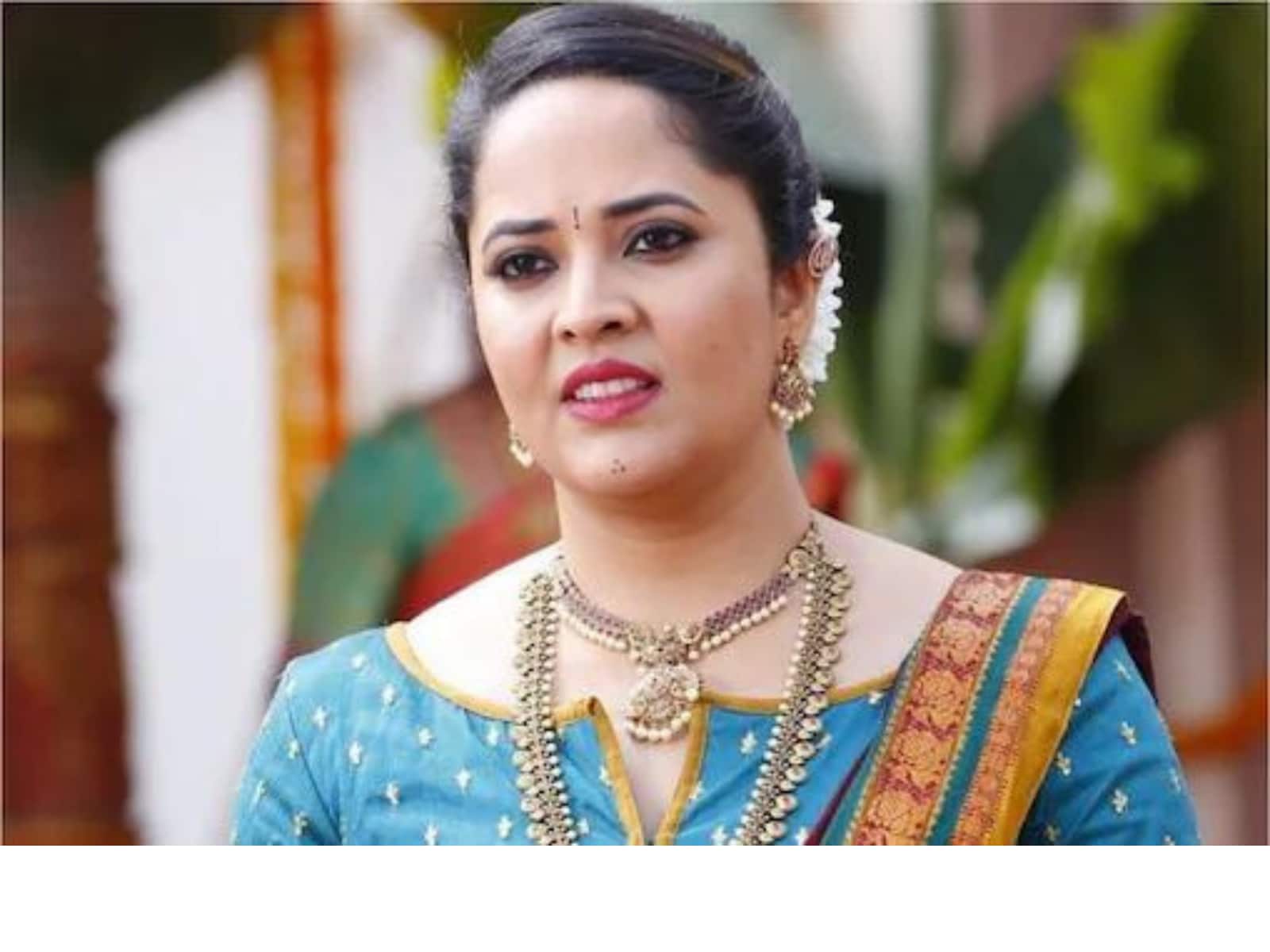 Pushpa Actress Anasuya Bharadwaj Gives Sassy Reply To Journalist Age  Shaming Her - News18