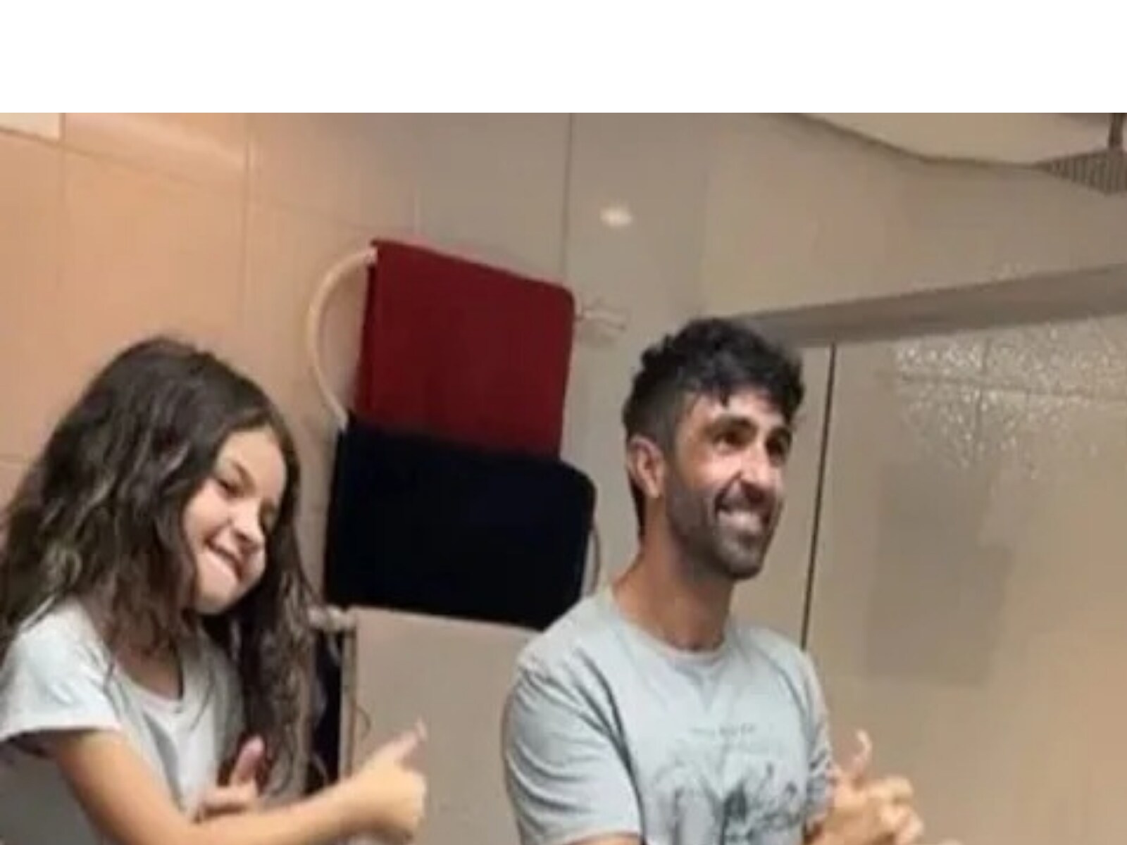 Inindian Girl Repsex Video Download - Adorable Father-Daughter Duo From Portugal Dances to Kacha Badam in Viral  Video