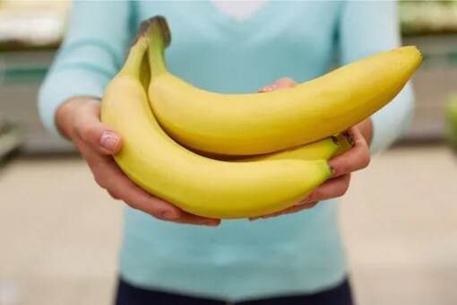 When the bananas turn a little dark in colour and have black spots, they become very sweet. 