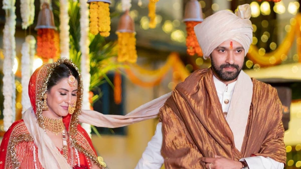 Saat Janmo Ka Safar: Vikrant Massey Shares Beautiful Wedding Photos With Sheetal Thakur