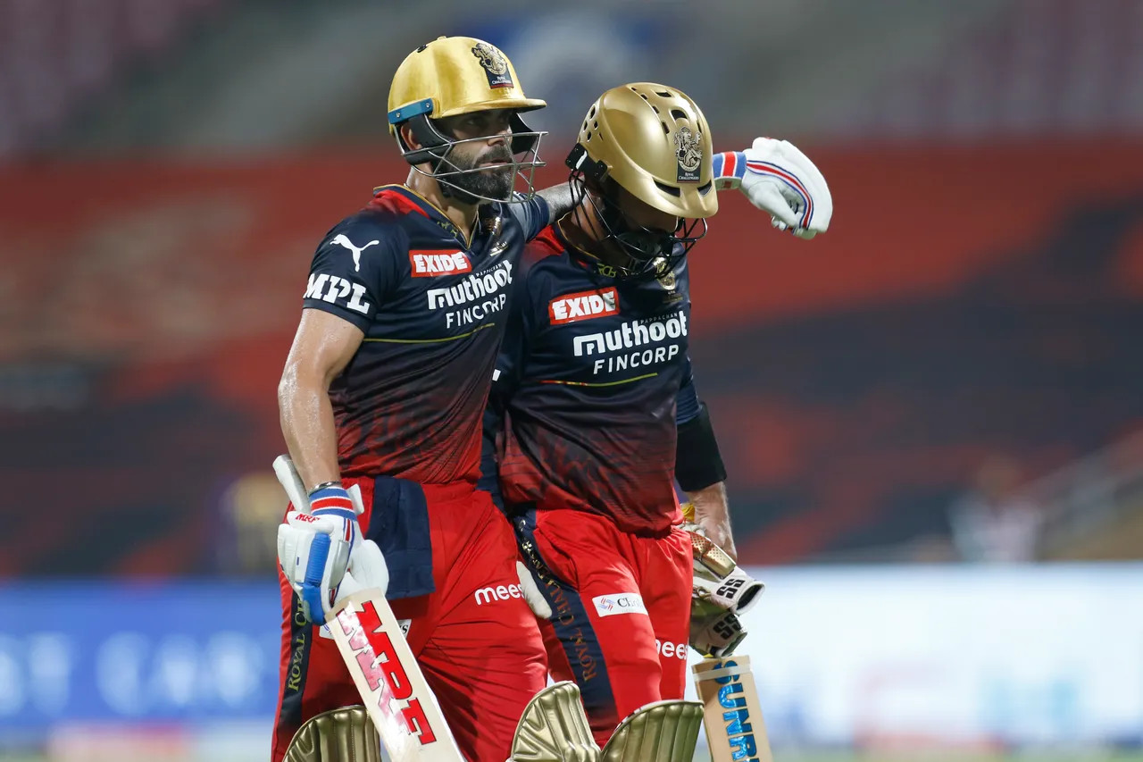  Captain Faf du Plessis top-scored with a 57-ball 88, while Virat Kohli made 41 not out as the duo shared 118 runs for the second wicket. Dinesh Karthik chipped in with a quick fire 32 not out off 14 balls.