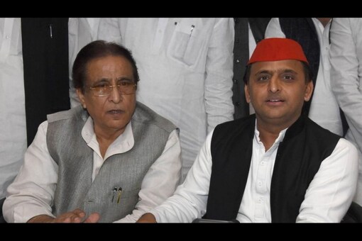 Akhilesh Yadav has repeated said he and the Samajwadi Party stand firmly with Azam Khan and are making efforts for his release.(Photo PTI File)