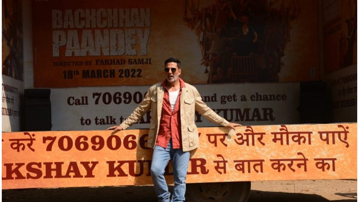 Akshay Kumar Flags Off 'Bachchhan Paandey Ki Sawari' From Mumbai To Delhi, Phone Lines Crash