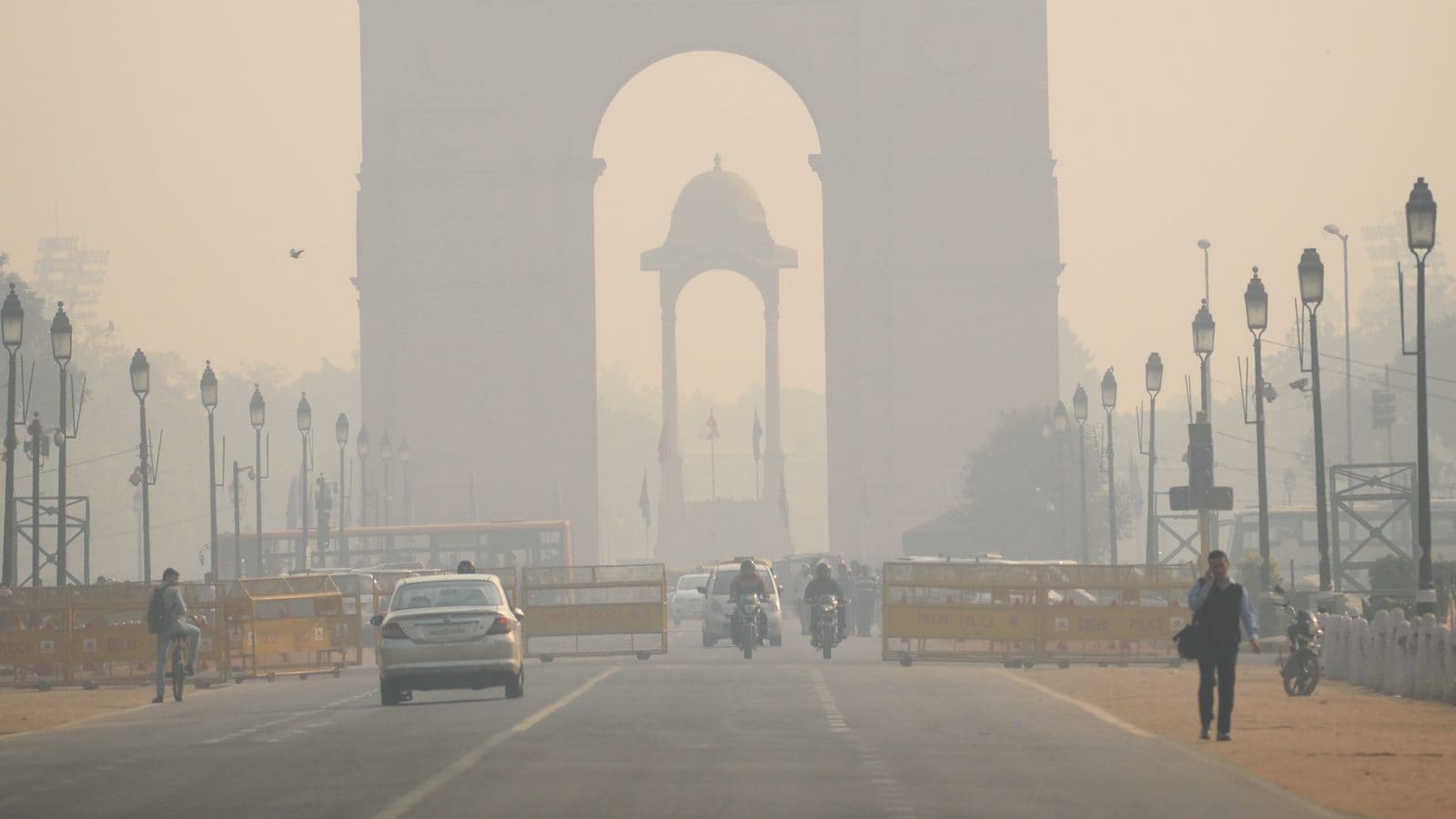 Delhis Air Quality Dips With Each Passing Day Aqi Touches Severe Levels Even Before Diwali 0252