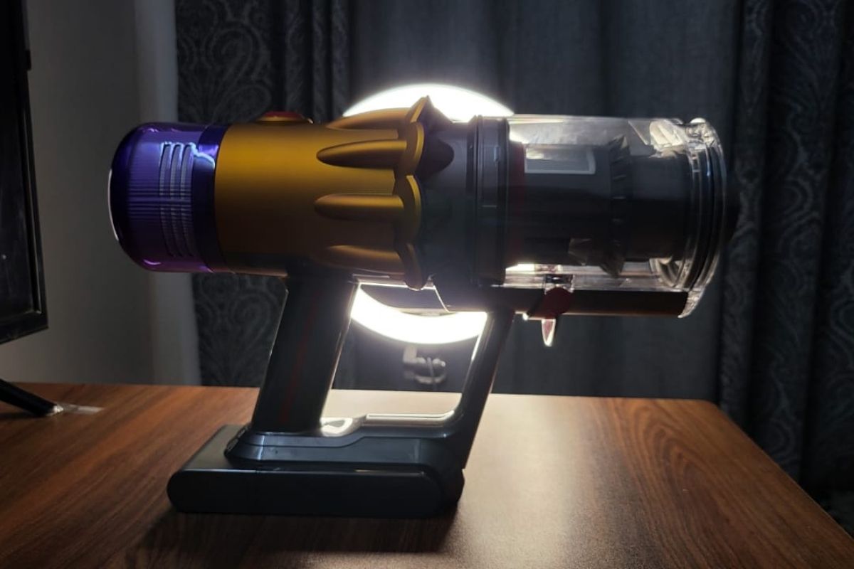 Dyson V12 Detect Slim review: Efficient vacuum cleaning, even for