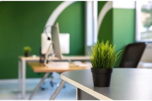 Văn phòng xanh là một không gian làm việc bừng sáng và gây cảm hứng. Nó giúp tăng tính sáng tạo và năng suất cho các nhân viên của bạn. Hãy xem hình ảnh để cảm nhận được sự tươi mới và dễ chịu mà màu xanh mang lại.