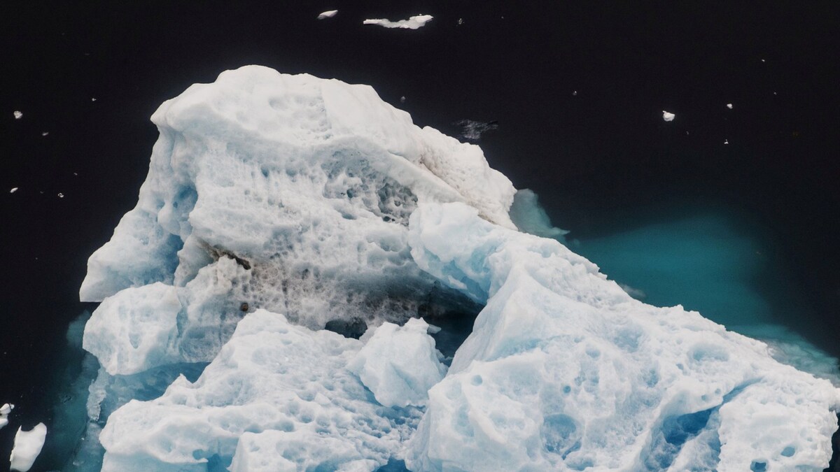 New Form of Ice Discovered by Scientists May Be Found on Waterrich