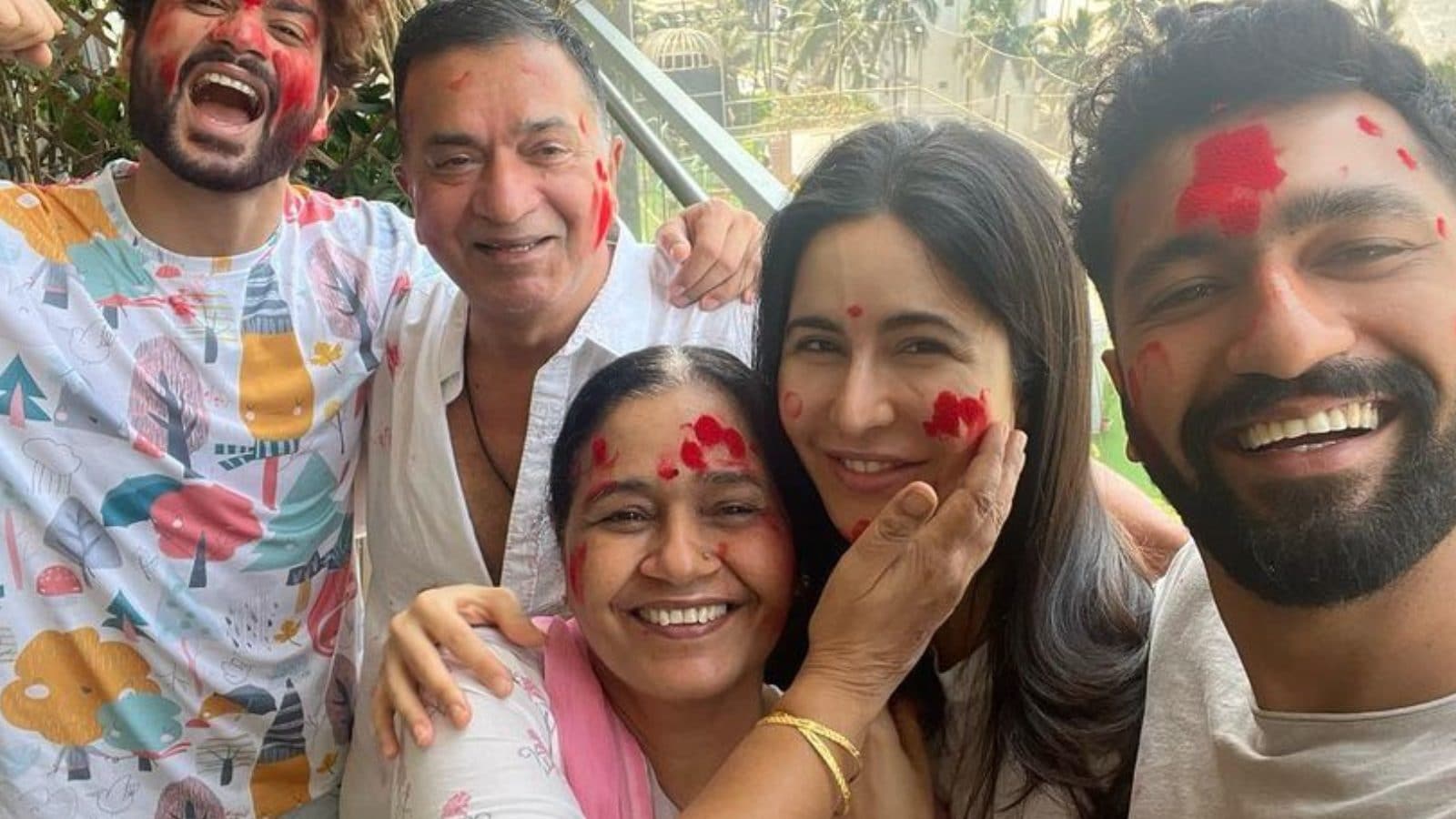 Vicky Kaushal's Mom Bonds With Bahu Katrina Kaif As They Celebrate 1st