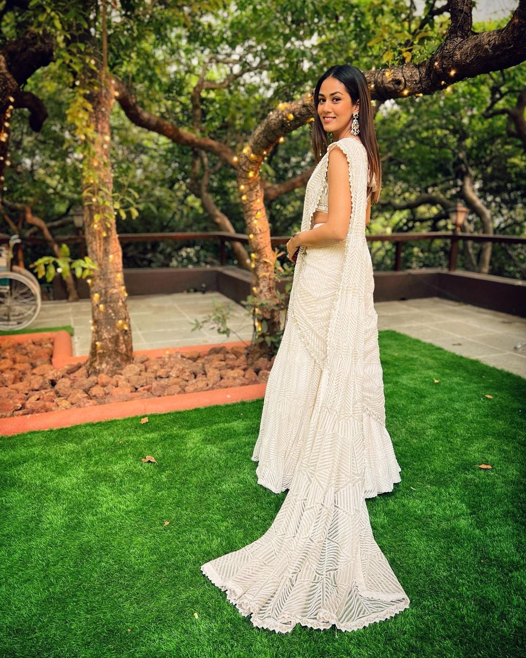 3110 Deepika Padukone's white lehenga saree – Shama's Collection