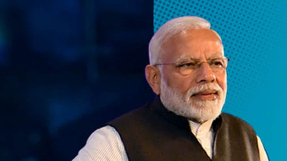 Oppn Accuses PM Modi of Playing Politics on Fuel Prices, BJP Slams Its 'Hypocrisy'