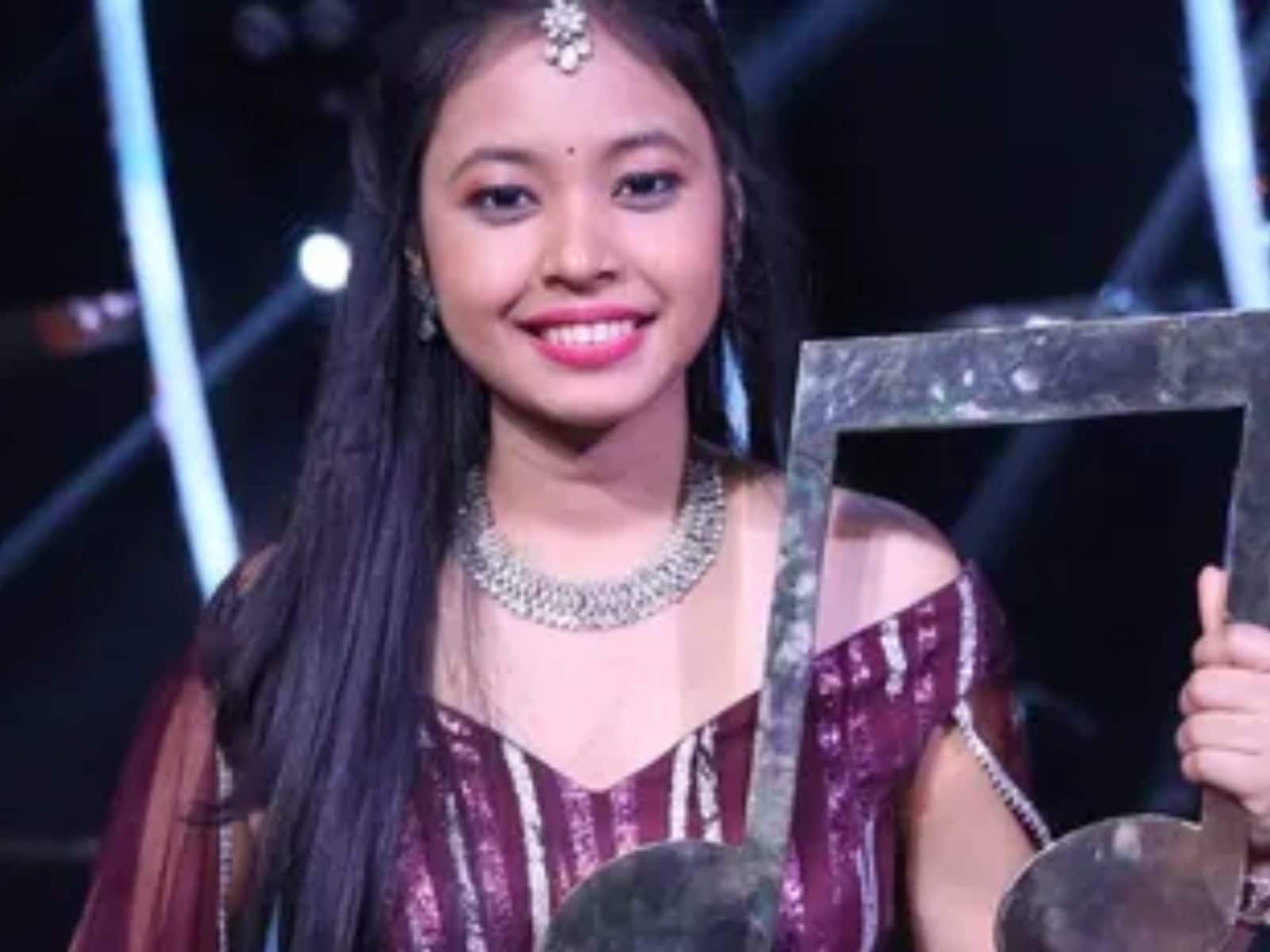 Sa Re Ga Ma Pa Winner Is Neelanjana Ray Takes Home Trophy Rs 10 Lakh Cheque Sa Re Ga Ma Pa Winner Is Neelanjana Ray Takes Home Trophy Rs 10 Lakh Cheque
