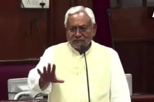 Rabri Devi ͨѧ¨ Nitish Kumar 繤ͧբͧ Lalu Prasad ͡ҡͷӧҹ  (͹)