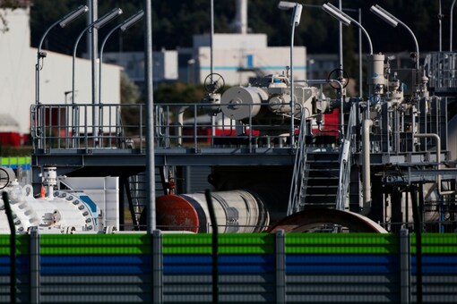 While cancellation of Nord Stream 2 serves to partly decouple the continent from its Eurasian neighbour, the move stands to significantly benefit US gas exporters, writes Surya Kanegaonkar. (Photo: Reuters)