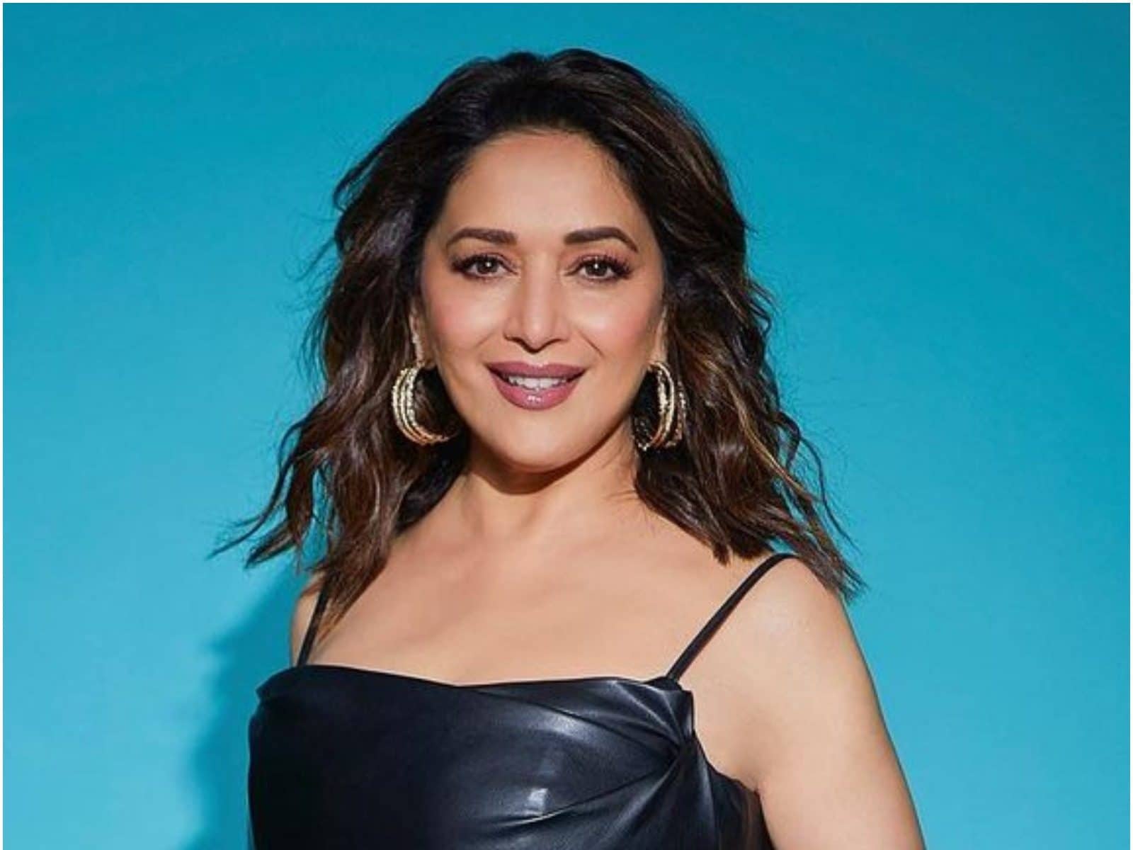 1600px x 1200px - Madhuri Dixit in Designer Anamika Khanna's Stunning Ensemble in her Debut  Web Series - News18