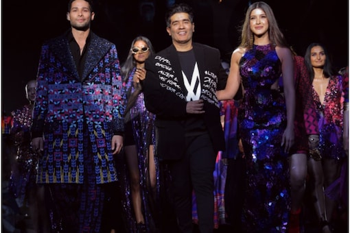 ʹѧ Manish Malhotra Դҹ FDCI x Lakme Fashion Week 2022 ѹ 3  Shanaya Kapoor  Siddhant Chaturvedi