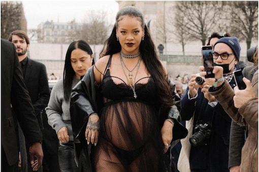 Rihanna ӷҧҷҹʴ Dior AW22 㹻شʼҷ١ͺҧ (Ҿ: Instagram)
