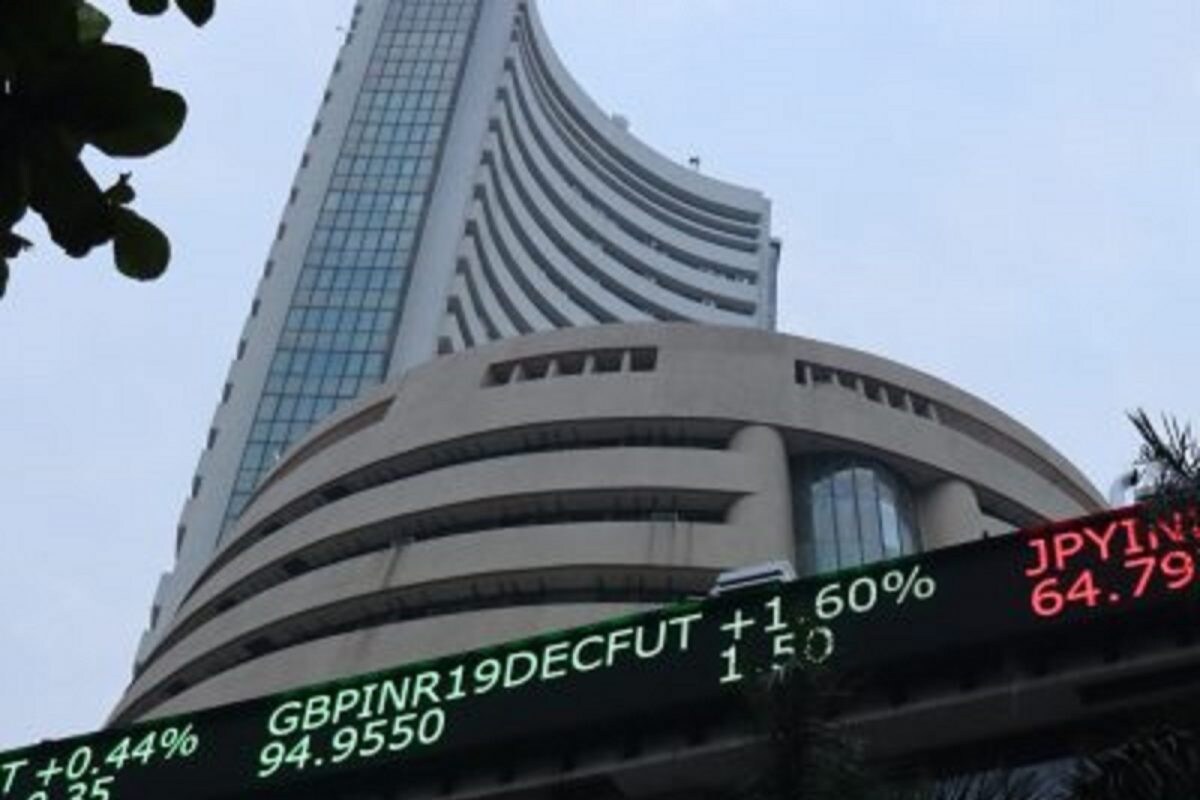 Stock Markets Succumb to Fag-end Sell-off; Sensex Drops 49 Points