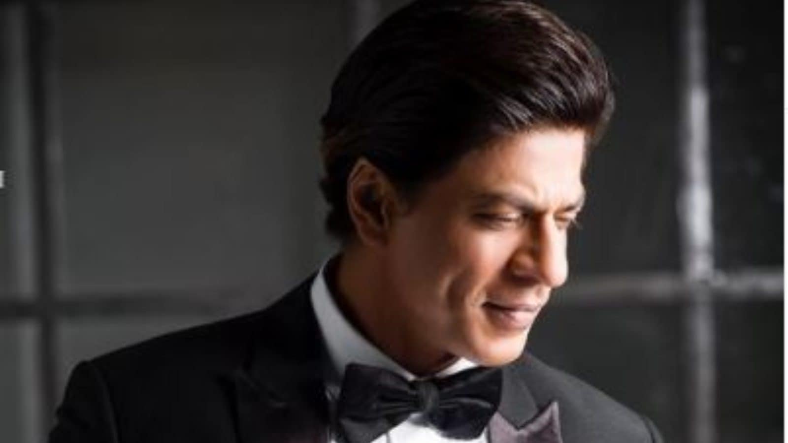 Shah Rukh Khan Teases Announcement of Upcoming Projects in AskSRK Session, Thanks Fans for Visiting His House