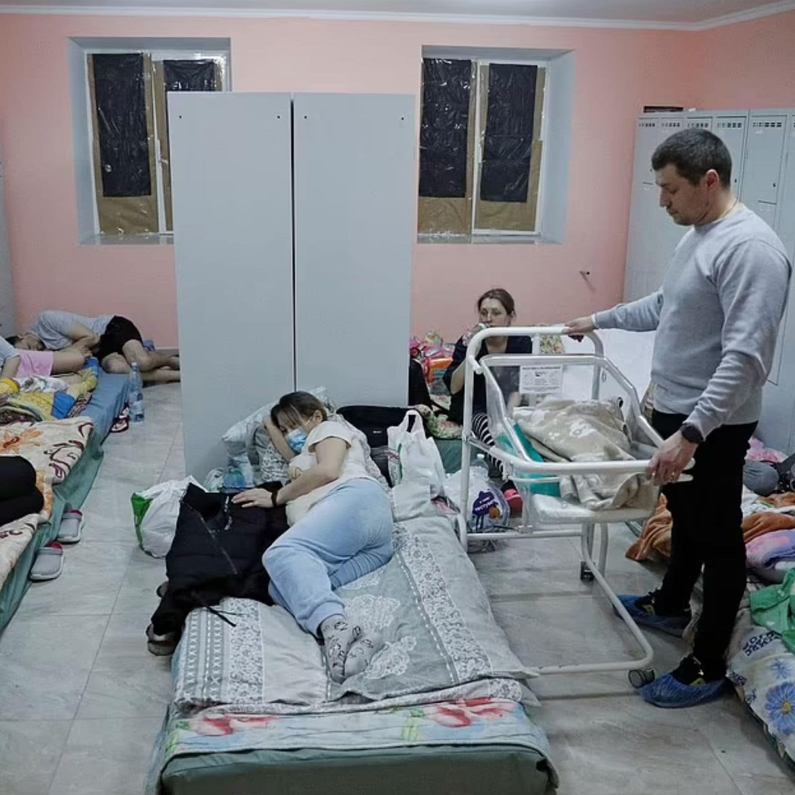 Living in a Nightmare': Kyiv Maternity Hospital Carries On Amid Missile  Strikes, Bombings