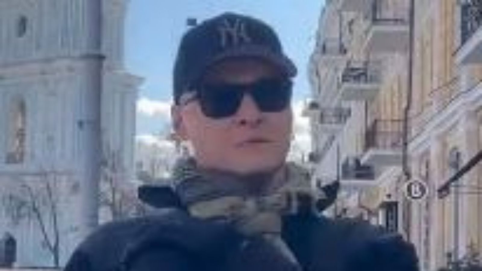 Russian Singer Popular Ukrainian Singer Takes up Arms Against Russian Soldiers, Sings ...