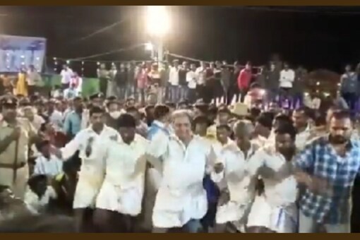 A young Siddaramaiah had earlier been part of a folk dance troupe. (Image: News18)